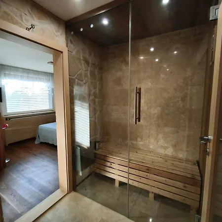 2 Izbovy Stylovy A Utulny Apartament Komárno